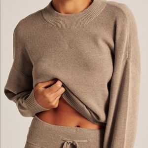 Abercrombie & Fitch Crew Neck Lounge Sweater Tan Small